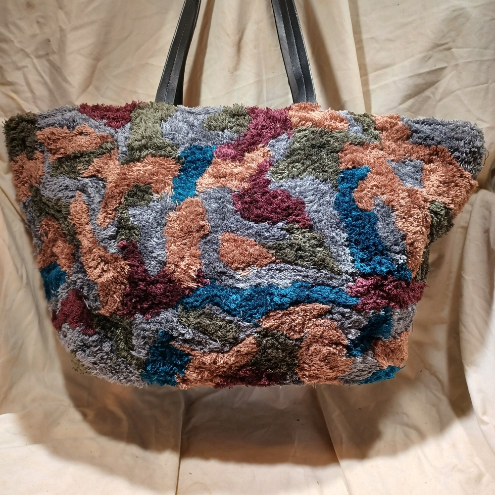Zara Basic Rug Tote - image 1